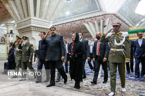 عکسی از مادورو و همسرش در مرقد امام خمینی (ره) 3