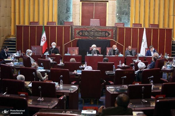 لاریجانی، عارف، شمخانی و محسن رضایی زیر یک سقف + تصاویر