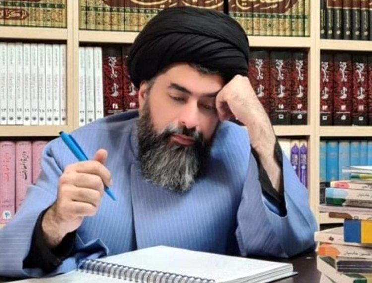 استاد حوزه: علی کریمی باید ۸۰ ضربه شلاق بخورد!