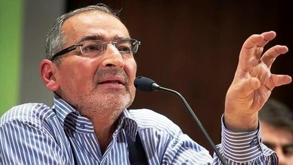 صادق زیباکلام: دیگر اجازه ورود به دانشگاه تهران ندارم
