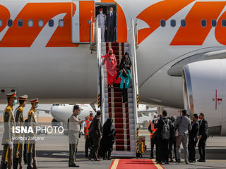 تصاویری از پوشش جالب زنان هیات ونزوئلایی در ایران 19