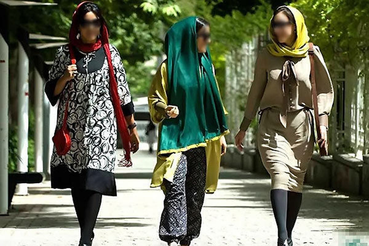 جمهوری اسلامی: چه تعداد بی روسری به خیابان می آیند؟ / دختران ایرانی برهنگی را آزادی نمی دانند