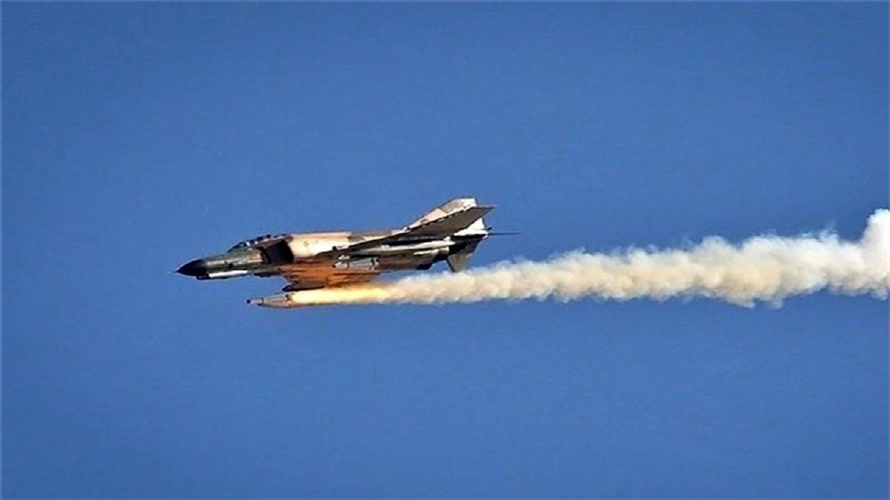 E firing. Военный вертолет с бомбами. E firing. Армия небо витязи ангел. Flare самолет.