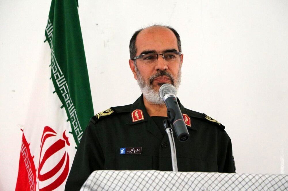 فرمانده سپاه عاشورا: دشمن هیچ غلطی نمیتواند بکند/ آن میدان که توسط فضای مجازی اداره میشود، باید توسط نیروهای انقلابی نابود شود