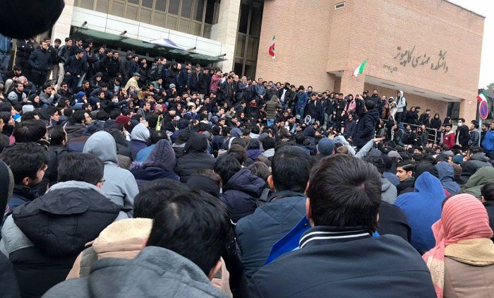 واکنش معاون وزارت علوم به ممنوع الورود شدن برخی دانشجویان / کاملا قانونی است!