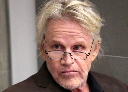 بازیگر مشهور رسوایی به بار آورد