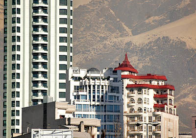 شمیران، ساز خودش را می‌زند