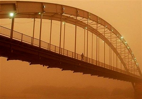 گرد و خاک ادارات اهواز را تعطیل کرد