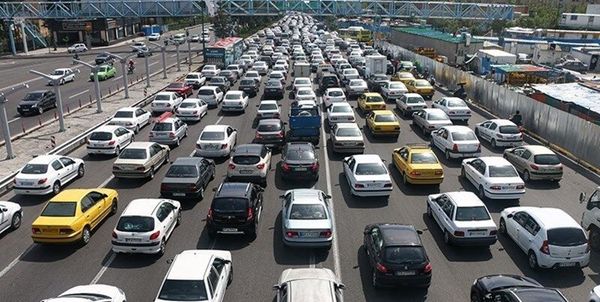 ترافیک فوق سنگین در ورودی های شرقی پایتخت / مسدود شدن جاده هراز