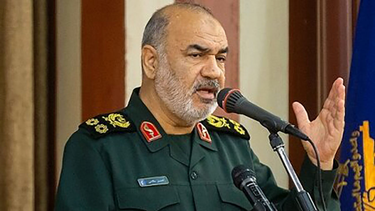 سردار سلامی: دشمن ذره‌ای رحم ندارد / اگر قدرتمند نبودیم، حمله می‌کردند