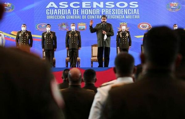 رئیس جمهور ونزوئلا خواستار افزایش آمادگی نیروهای مسلح کشورش شد