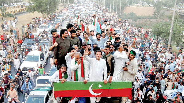 عمران خان علیه دولت وارداتی