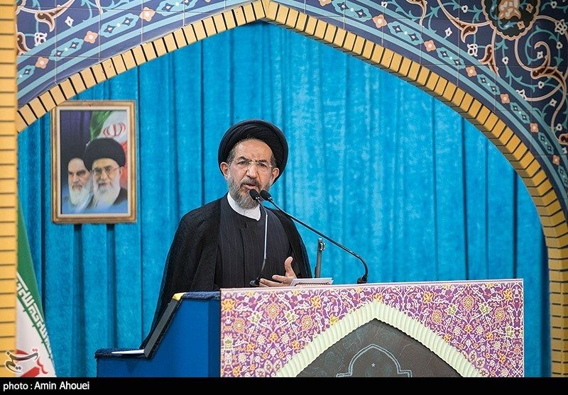 اظهارات خطیب جمعه تهران درباره اتفاقات اخیر / مسئله اصلا حجاب نیست!