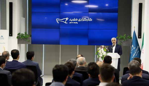 توسعه خدمات کارگزاری مفید جای خوشحالی و امیدواری دارد