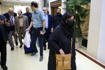 انتقال پیکر هوشنگ ابتهاج به ایران + عکس‌ها