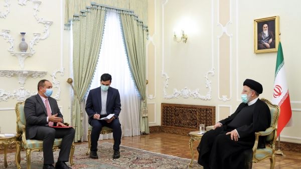 تقدیم پیام «مادورو» به رئیس جمهور