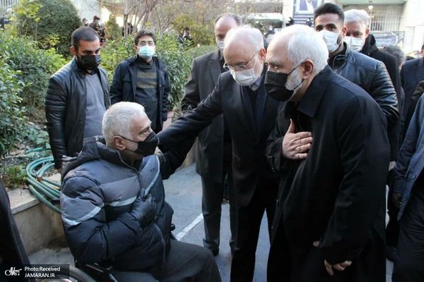 عکسی از ظریف در مراسم تشییع پیکر سیدهادی موجانی